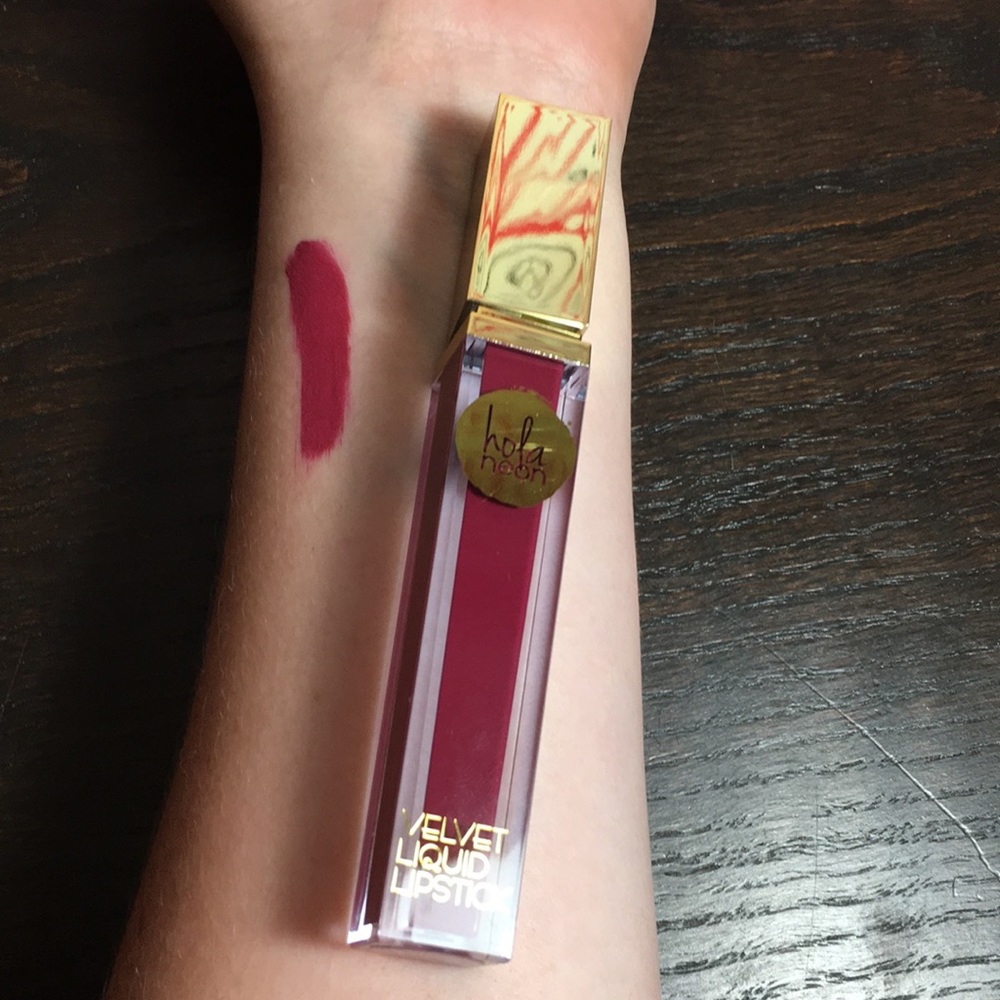 Velvet liquid lipstick